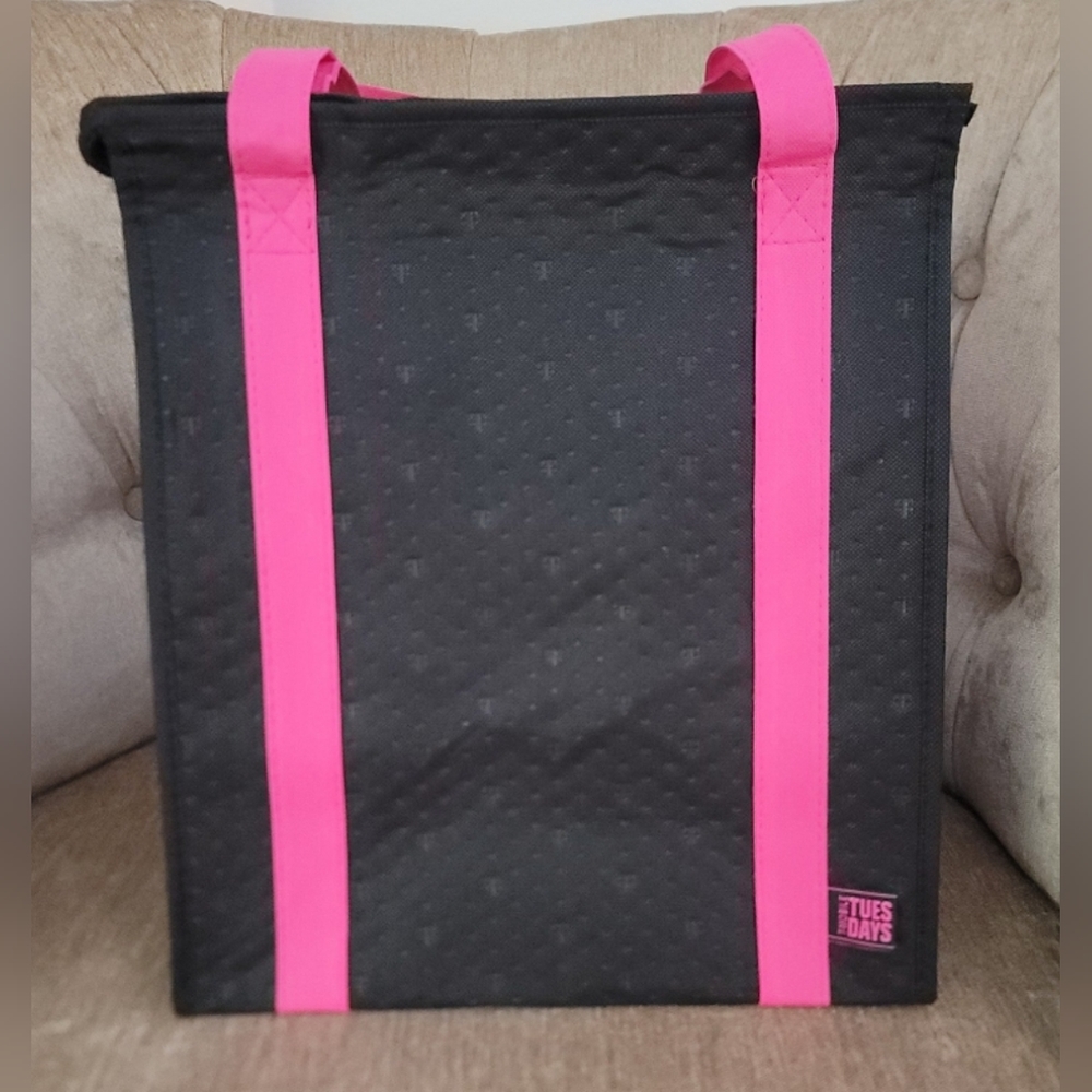 NWOT T-MOBILE Insulated Reusable Bag/Tote